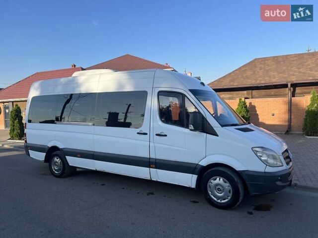 Белый Мерседес Sprinter, объемом двигателя 2.99 л и пробегом 530 тыс. км за 15300 $, фото 2 на Automoto.ua