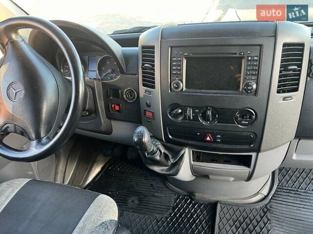 Белый Мерседес Sprinter, объемом двигателя 2.99 л и пробегом 530 тыс. км за 15300 $, фото 8 на Automoto.ua