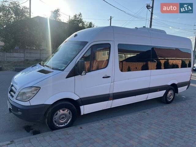 Белый Мерседес Sprinter, объемом двигателя 2.99 л и пробегом 530 тыс. км за 15300 $, фото 3 на Automoto.ua