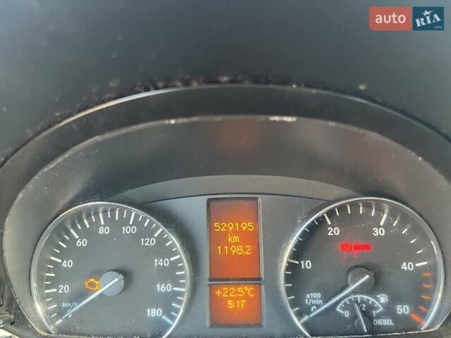 Белый Мерседес Sprinter, объемом двигателя 2.99 л и пробегом 530 тыс. км за 15300 $, фото 6 на Automoto.ua
