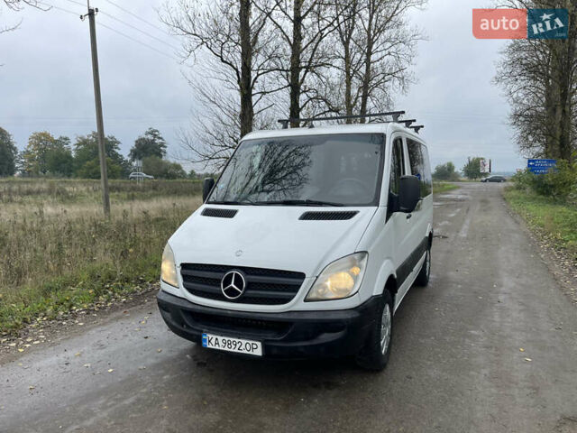 Белый Мерседес Sprinter, объемом двигателя 2.15 л и пробегом 380 тыс. км за 5699 $, фото 17 на Automoto.ua