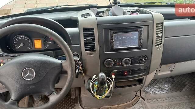 Белый Мерседес Sprinter, объемом двигателя 2.1 л и пробегом 417 тыс. км за 9300 $, фото 19 на Automoto.ua