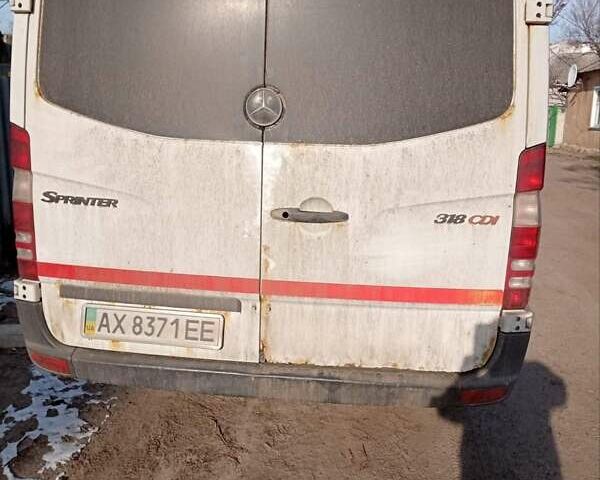 Белый Мерседес Sprinter, объемом двигателя 3 л и пробегом 420 тыс. км за 12000 $, фото 4 на Automoto.ua