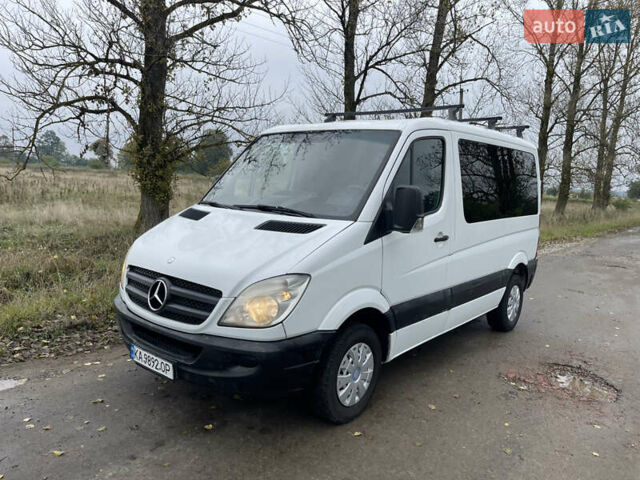 Белый Мерседес Sprinter, объемом двигателя 2.15 л и пробегом 380 тыс. км за 5699 $, фото 3 на Automoto.ua