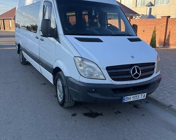 Белый Мерседес Sprinter, объемом двигателя 2.99 л и пробегом 530 тыс. км за 15300 $, фото 1 на Automoto.ua
