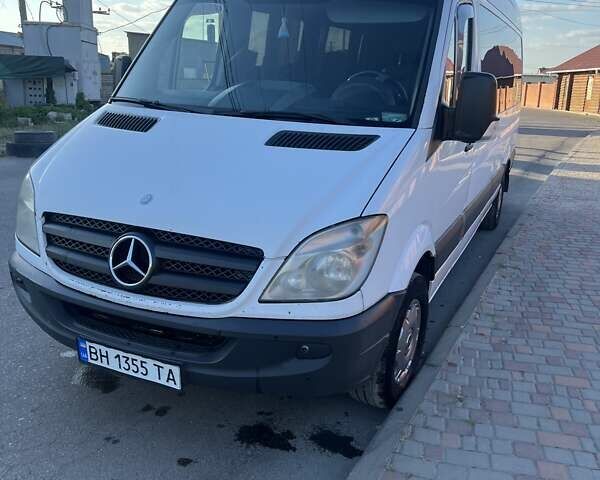 Белый Мерседес Sprinter, объемом двигателя 2.99 л и пробегом 530 тыс. км за 15300 $, фото 5 на Automoto.ua