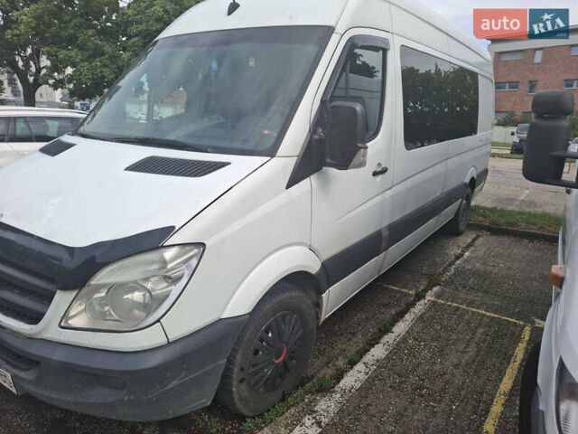 Білий Мерседес Sprinter, об'ємом двигуна 3 л та пробігом 500 тис. км за 10600 $, фото 1 на Automoto.ua