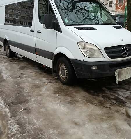 Білий Мерседес Sprinter, об'ємом двигуна 2.2 л та пробігом 300 тис. км за 9000 $, фото 38 на Automoto.ua