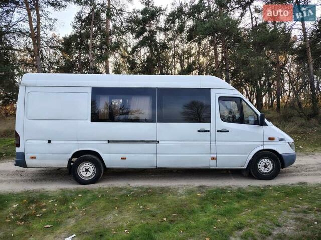 Белый Мерседес Sprinter, объемом двигателя 2.2 л и пробегом 460 тыс. км за 14000 $, фото 8 на Automoto.ua