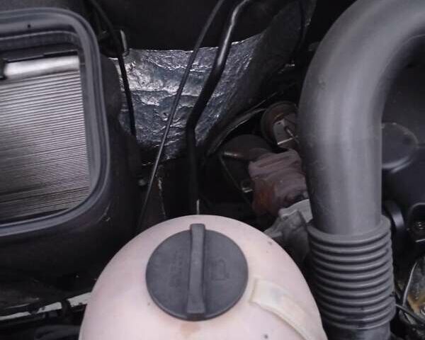 Белый Мерседес Sprinter, объемом двигателя 2.15 л и пробегом 350 тыс. км за 11500 $, фото 13 на Automoto.ua