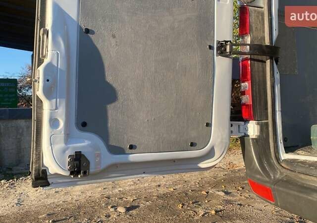 Білий Мерседес Sprinter, об'ємом двигуна 0 л та пробігом 721 тис. км за 11800 $, фото 8 на Automoto.ua
