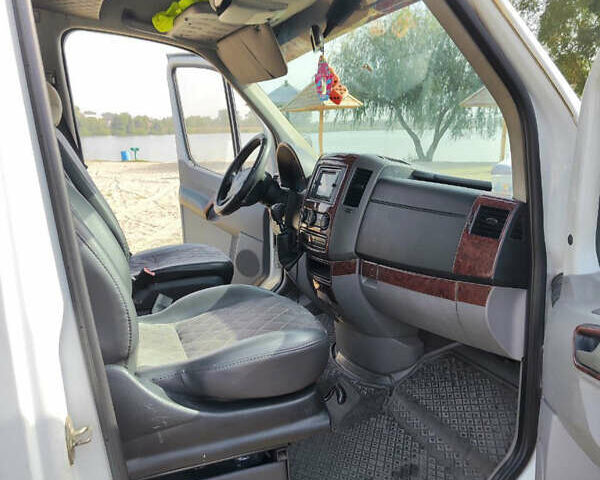 Белый Мерседес Sprinter, объемом двигателя 2.15 л и пробегом 363 тыс. км за 13500 $, фото 9 на Automoto.ua