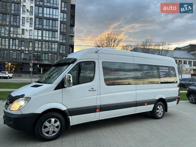 Белый Мерседес Sprinter, объемом двигателя 2.14 л и пробегом 850 тыс. км за 16000 $, фото 4 на Automoto.ua