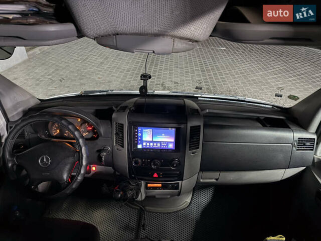 Белый Мерседес Sprinter, объемом двигателя 2.9 л и пробегом 620 тыс. км за 23000 $, фото 2 на Automoto.ua