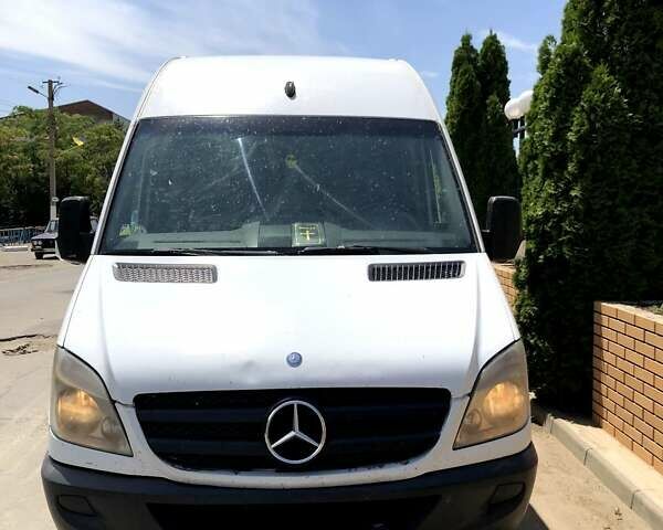 Белый Мерседес Sprinter, объемом двигателя 2.1 л и пробегом 630 тыс. км за 10499 $, фото 4 на Automoto.ua