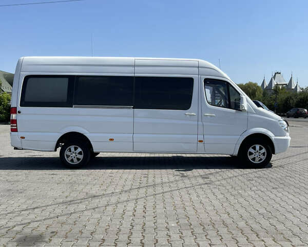 Белый Мерседес Sprinter, объемом двигателя 3 л и пробегом 490 тыс. км за 27297 $, фото 12 на Automoto.ua