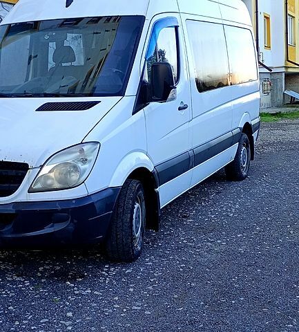 Білий Мерседес Sprinter, об'ємом двигуна 2.1 л та пробігом 490 тис. км за 9800 $, фото 1 на Automoto.ua