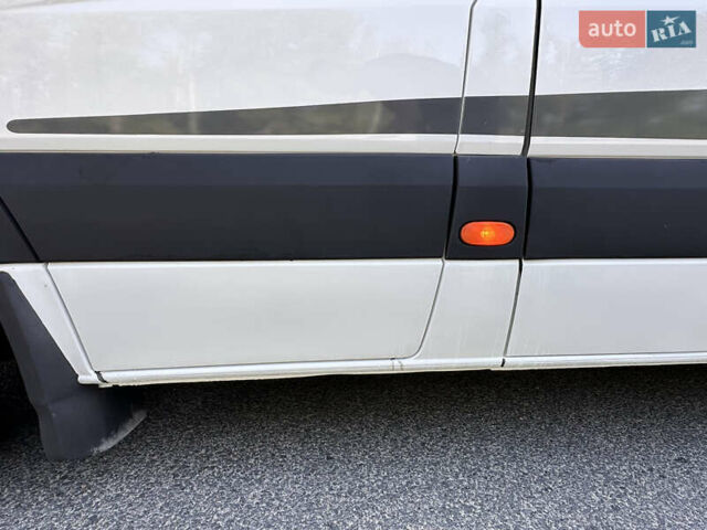 Белый Мерседес Sprinter, объемом двигателя 3.22 л и пробегом 600 тыс. км за 15500 $, фото 22 на Automoto.ua