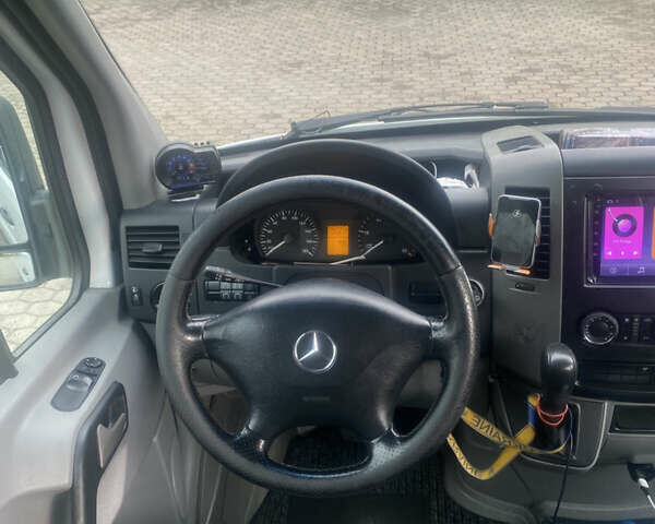 Белый Мерседес Sprinter, объемом двигателя 2.2 л и пробегом 760 тыс. км за 18599 $, фото 18 на Automoto.ua