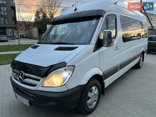 Белый Мерседес Sprinter, объемом двигателя 2.14 л и пробегом 850 тыс. км за 16000 $, фото 2 на Automoto.ua