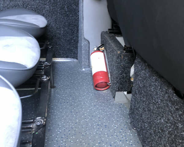 Белый Мерседес Sprinter, объемом двигателя 3 л и пробегом 630 тыс. км за 18500 $, фото 16 на Automoto.ua