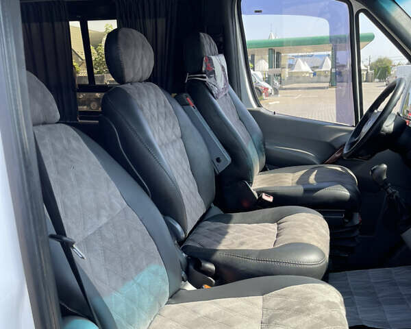 Белый Мерседес Sprinter, объемом двигателя 3 л и пробегом 490 тыс. км за 27297 $, фото 14 на Automoto.ua