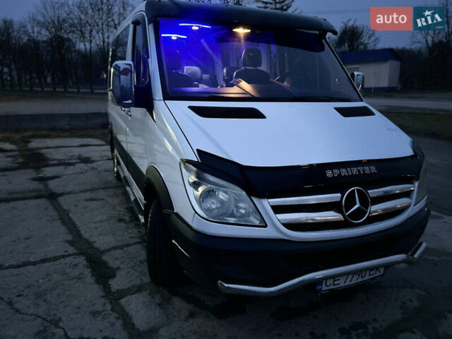 Белый Мерседес Sprinter, объемом двигателя 2.15 л и пробегом 350 тыс. км за 9750 $, фото 4 на Automoto.ua