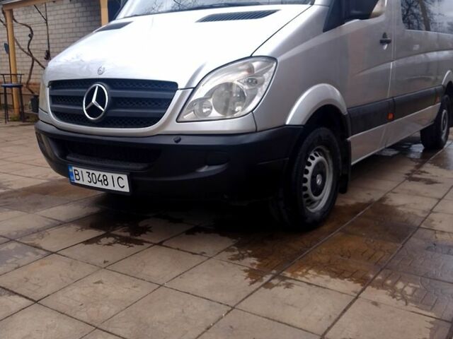 Белый Мерседес Sprinter, объемом двигателя 2.1 л и пробегом 250 тыс. км за 9900 $, фото 5 на Automoto.ua