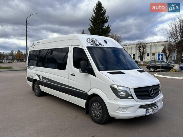 Белый Мерседес Sprinter, объемом двигателя 3.22 л и пробегом 600 тыс. км за 15500 $, фото 2 на Automoto.ua