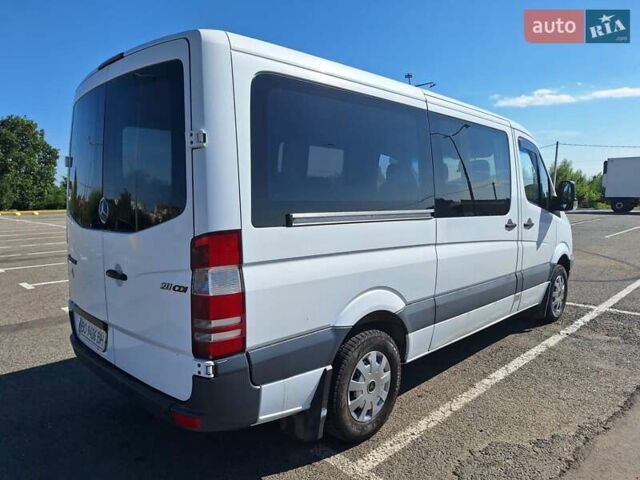 Белый Мерседес Sprinter, объемом двигателя 2.15 л и пробегом 206 тыс. км за 10500 $, фото 3 на Automoto.ua