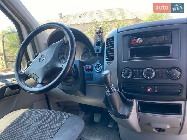Белый Мерседес Sprinter, объемом двигателя 2.1 л и пробегом 630 тыс. км за 10499 $, фото 8 на Automoto.ua