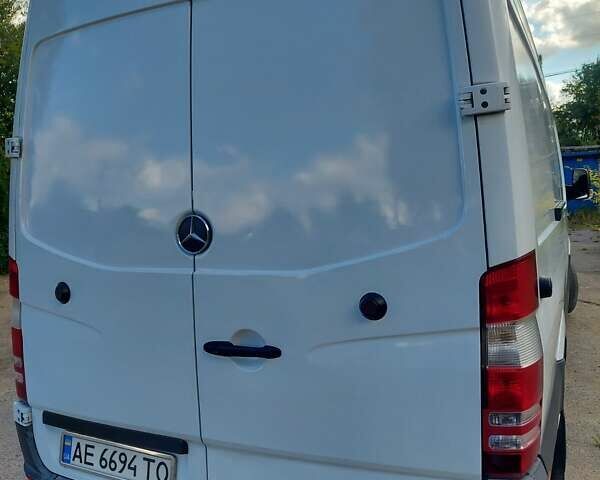 Белый Мерседес Sprinter, объемом двигателя 2.1 л и пробегом 451 тыс. км за 10500 $, фото 4 на Automoto.ua