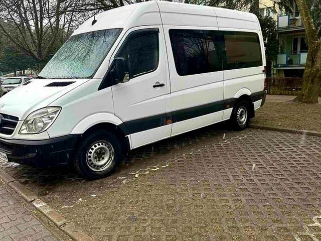 Белый Мерседес Sprinter, объемом двигателя 2.1 л и пробегом 760 тыс. км за 11500 $, фото 2 на Automoto.ua