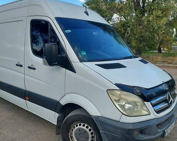 Белый Мерседес Sprinter, объемом двигателя 2.1 л и пробегом 451 тыс. км за 10500 $, фото 5 на Automoto.ua