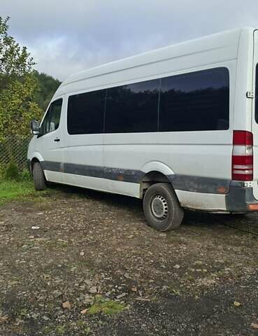 Белый Мерседес Sprinter, объемом двигателя 2.15 л и пробегом 748 тыс. км за 9500 $, фото 3 на Automoto.ua