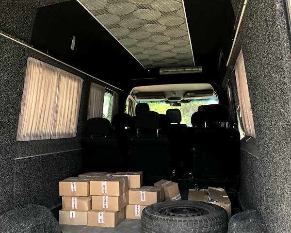 Белый Мерседес Sprinter, объемом двигателя 2.1 л и пробегом 630 тыс. км за 10499 $, фото 2 на Automoto.ua