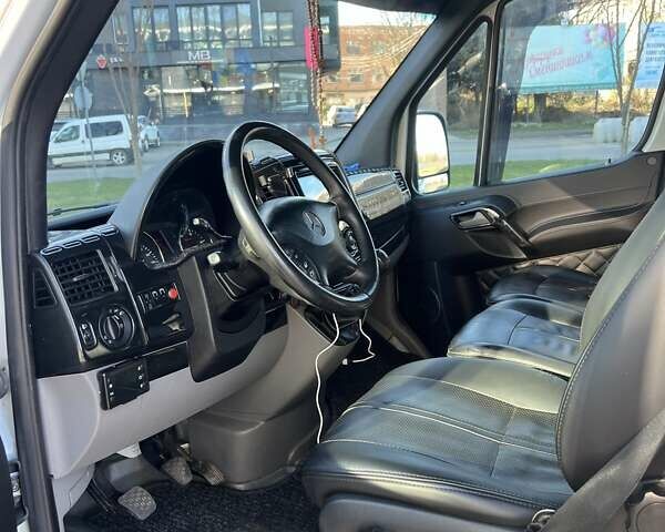 Белый Мерседес Sprinter, объемом двигателя 2.14 л и пробегом 880 тыс. км за 14200 $, фото 13 на Automoto.ua