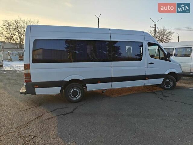 Белый Мерседес Sprinter, объемом двигателя 2.87 л и пробегом 700 тыс. км за 15700 $, фото 2 на Automoto.ua