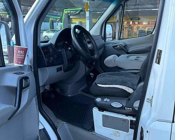 Білий Мерседес Sprinter, об'ємом двигуна 0 л та пробігом 760 тис. км за 9400 $, фото 4 на Automoto.ua