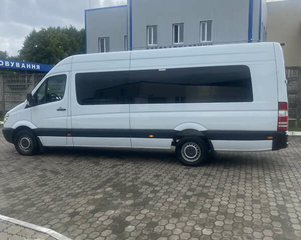 Белый Мерседес Sprinter, объемом двигателя 2.2 л и пробегом 760 тыс. км за 18599 $, фото 5 на Automoto.ua