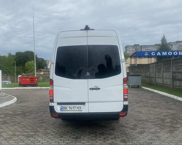 Белый Мерседес Sprinter, объемом двигателя 2.2 л и пробегом 760 тыс. км за 18599 $, фото 6 на Automoto.ua