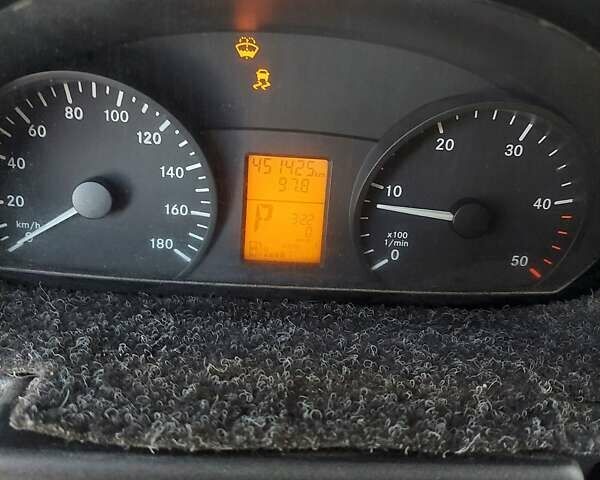 Белый Мерседес Sprinter, объемом двигателя 2.1 л и пробегом 451 тыс. км за 10500 $, фото 12 на Automoto.ua