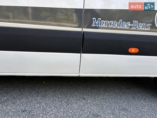 Белый Мерседес Sprinter, объемом двигателя 3.22 л и пробегом 600 тыс. км за 15500 $, фото 23 на Automoto.ua