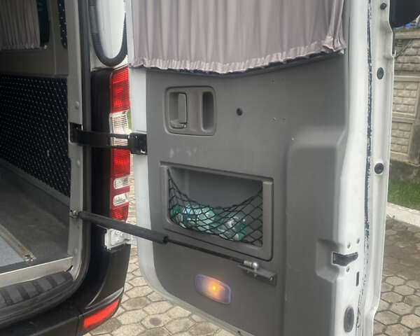 Белый Мерседес Sprinter, объемом двигателя 2.2 л и пробегом 760 тыс. км за 18599 $, фото 32 на Automoto.ua