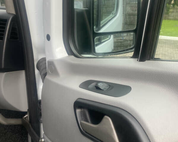 Белый Мерседес Sprinter, объемом двигателя 2.2 л и пробегом 760 тыс. км за 18599 $, фото 16 на Automoto.ua