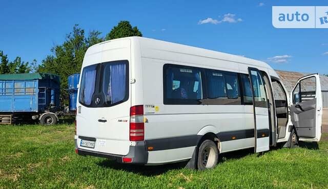 Белый Мерседес Sprinter, объемом двигателя 2.2 л и пробегом 250 тыс. км за 25000 $, фото 23 на Automoto.ua