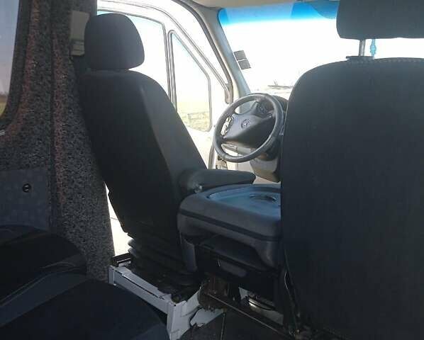 Белый Мерседес Sprinter, объемом двигателя 3 л и пробегом 550 тыс. км за 14000 $, фото 7 на Automoto.ua