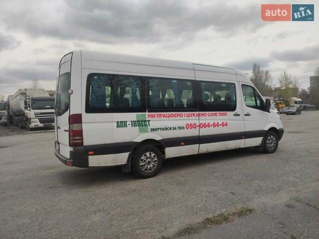 Белый Мерседес Sprinter, объемом двигателя 2.14 л и пробегом 460 тыс. км за 19900 $, фото 3 на Automoto.ua