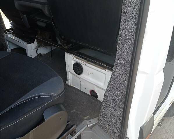 Белый Мерседес Sprinter, объемом двигателя 3 л и пробегом 550 тыс. км за 14000 $, фото 8 на Automoto.ua