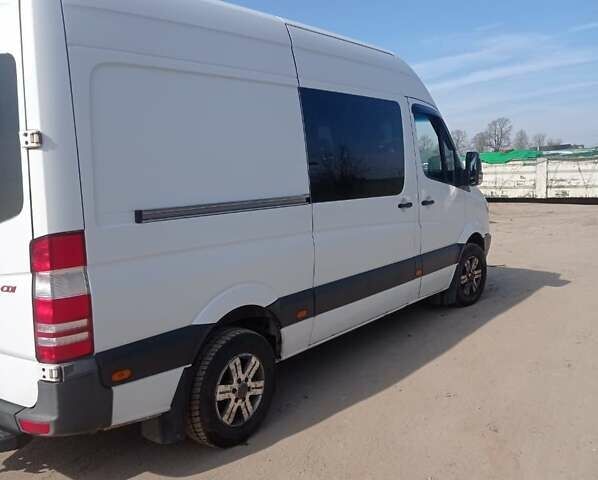 Белый Мерседес Sprinter, объемом двигателя 3 л и пробегом 550 тыс. км за 14000 $, фото 2 на Automoto.ua